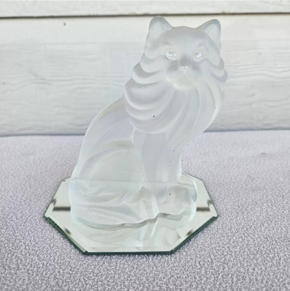 VTG Frosted Persian Glass Cat Figurine Paperweight with Mirror Base Decor 5"